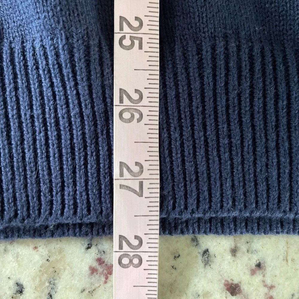 IZOD V-Neck Sweater Mens Medium Navy Blue Preppy Soft Touch Natural Stretch Knit